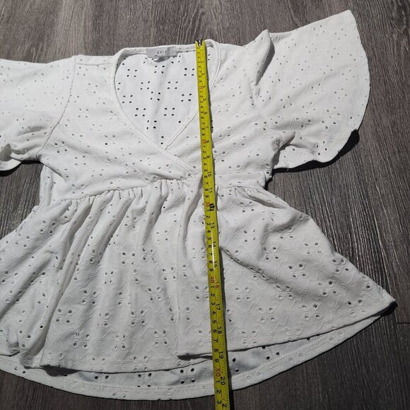 Gaze Apparel white eyelet babydoll top  ✦ white puffy-sleeved wrap top ✦ - Picture 12 of 12